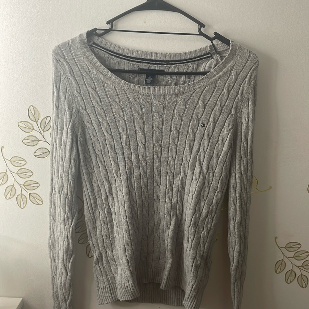 Small grey Tommy Hilfiger sweater